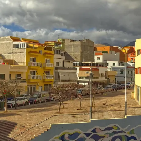 Alcavista - Ac, Fibre Net, 350m To Ocean, Garage, Tv Channels, Sunsets And La Gomera View From Balcony Apartment Alcala (Tenerife)